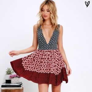 La Vie en Roses Navy Blue and Red Floral Print XS